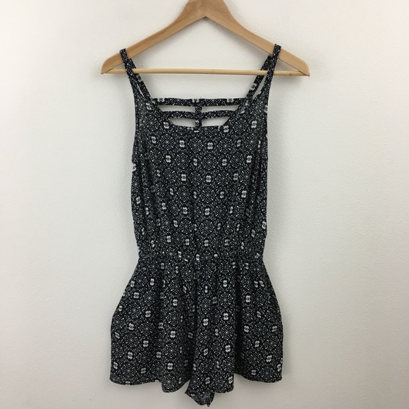 Shorts Romper with Pockets - Picture 4 of 10